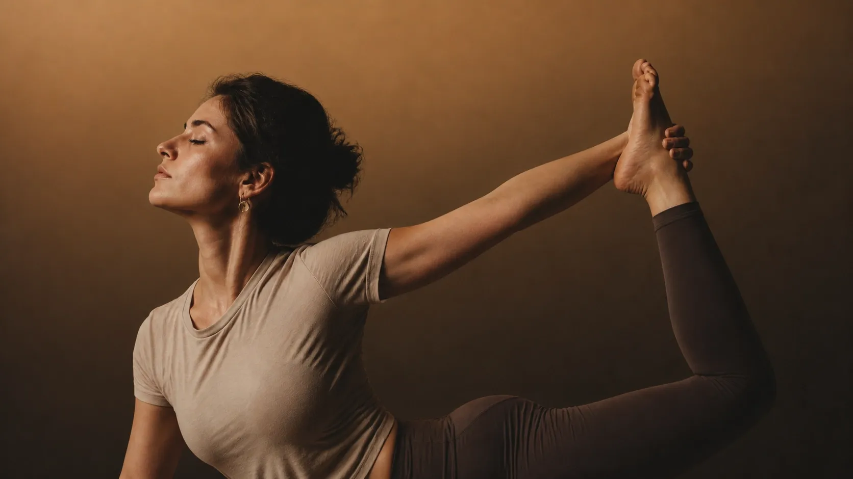 chica haciendo yoga
