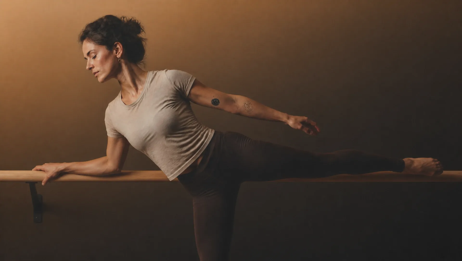 mujer haciendo barre